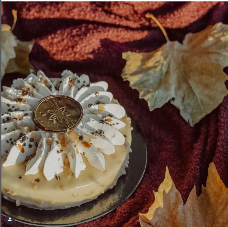 Cake Vanilla Madagascar with Almond 1kg