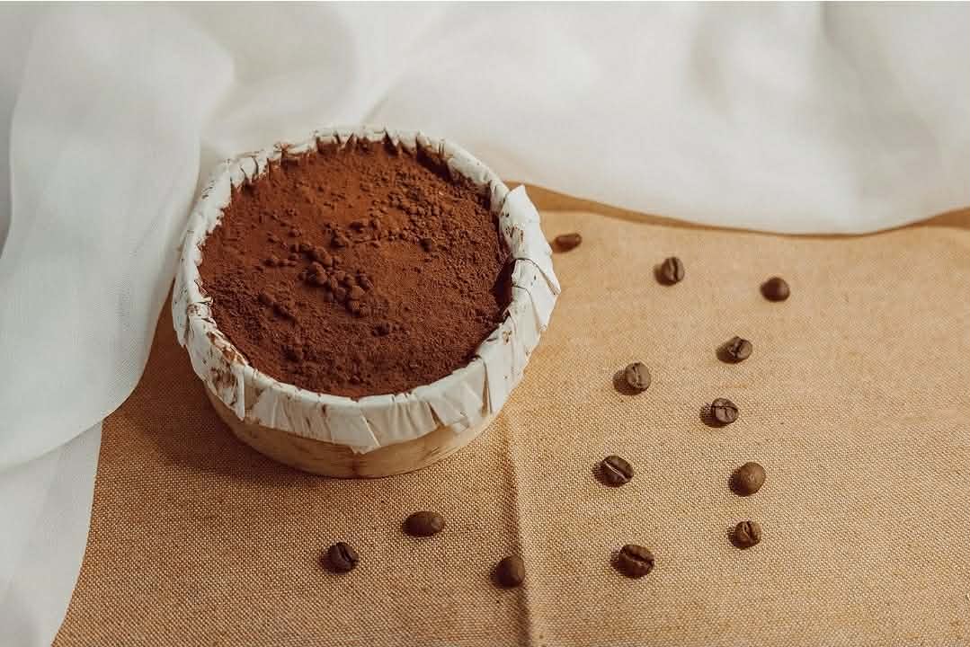 Tiramisu Pistachio in wooden case (8pcs)